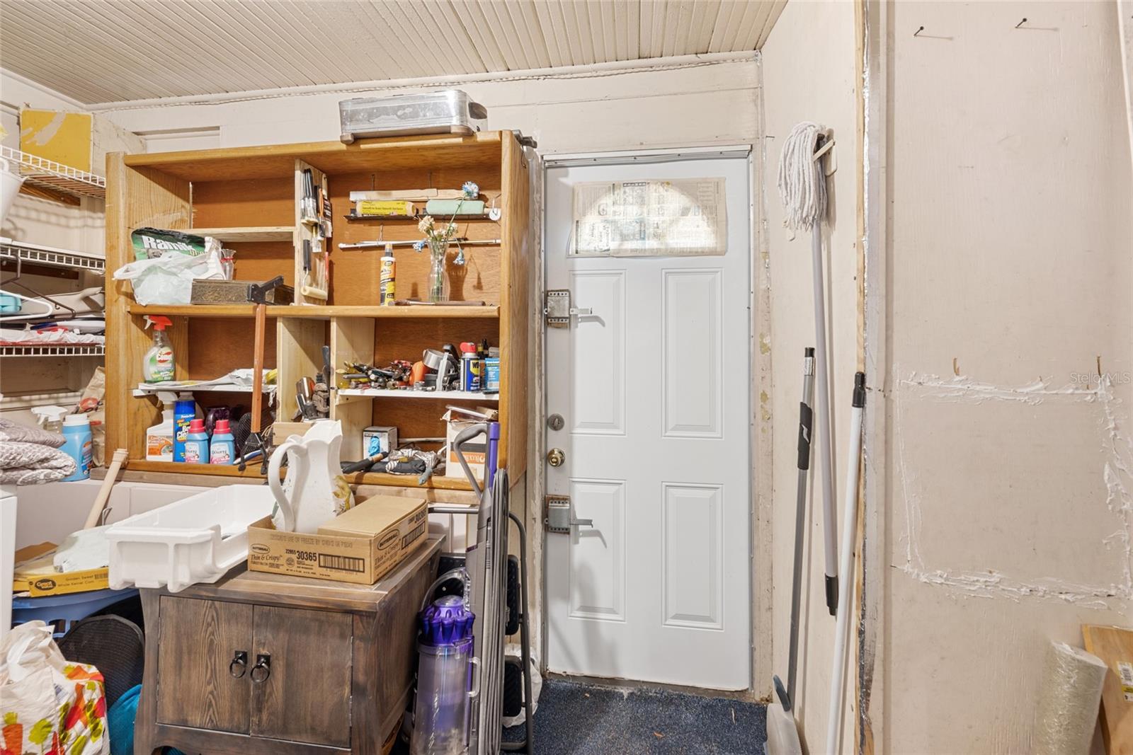 Washer-Dryer Hookup/ Storage