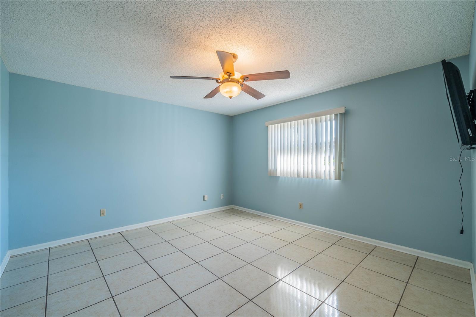 Guest bedroom