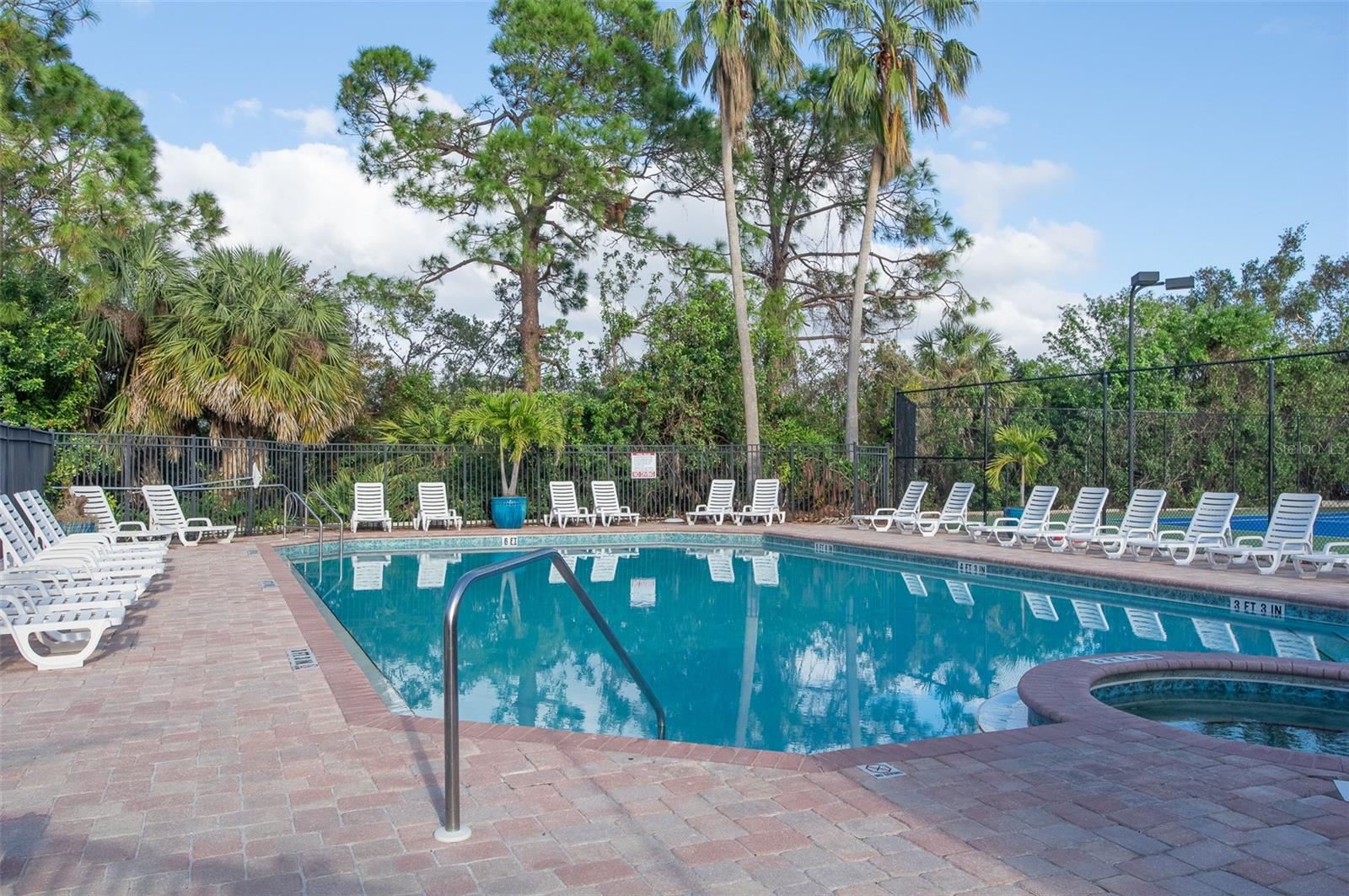 Community Pool & Hot Tub