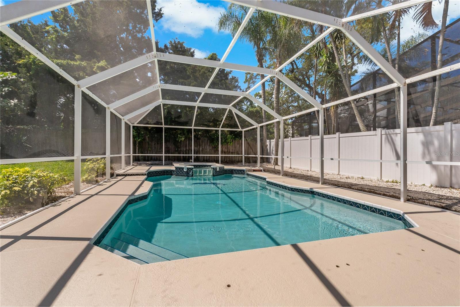 COVERED, SPACIOUS POOL!