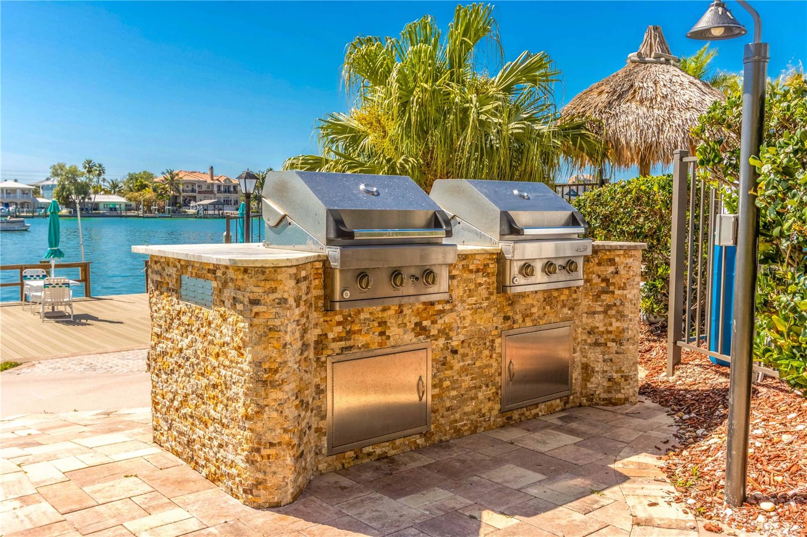 COMMUNITY GRILLS BY POOL