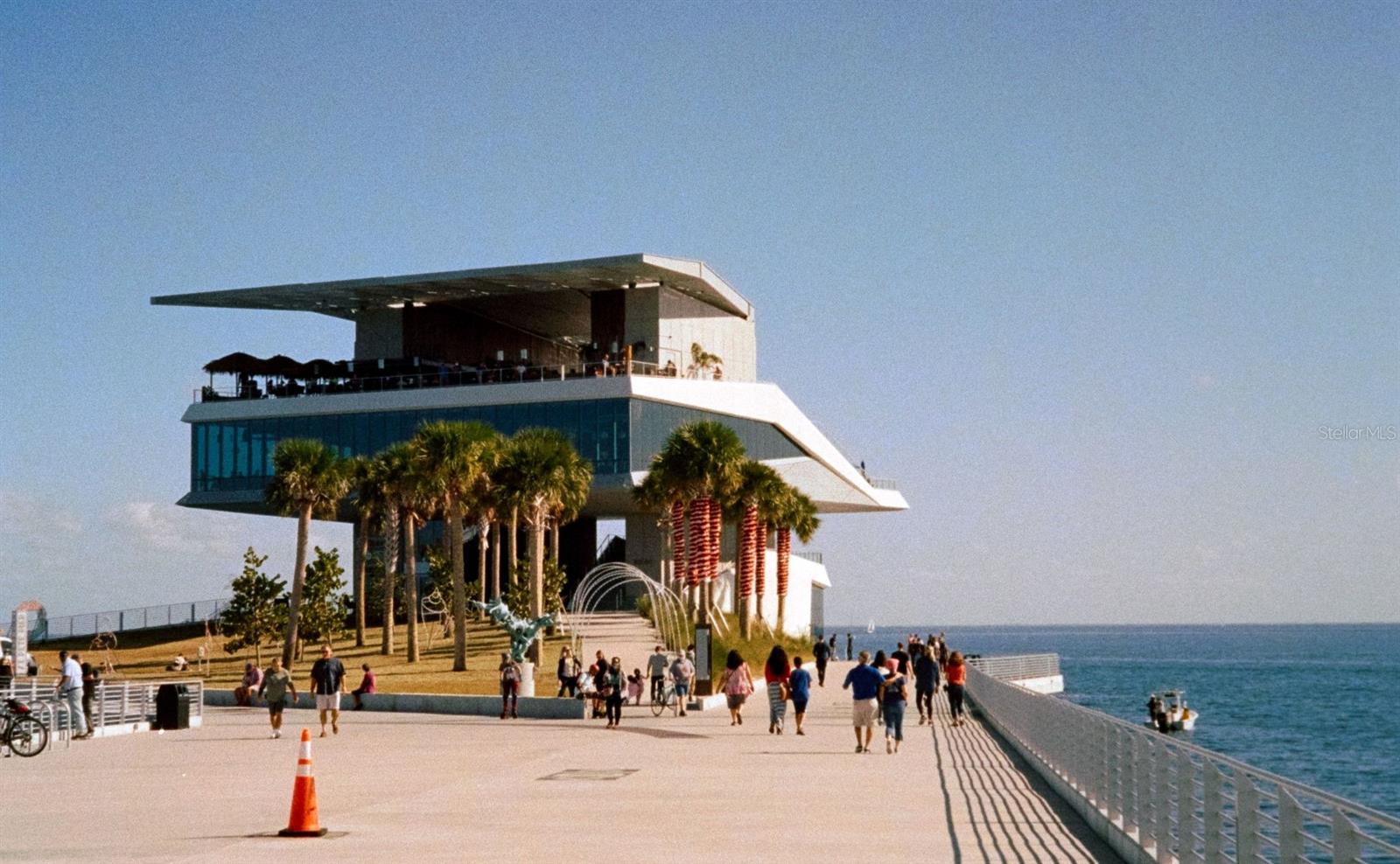 Downtown St Pete Pier 10 min drive