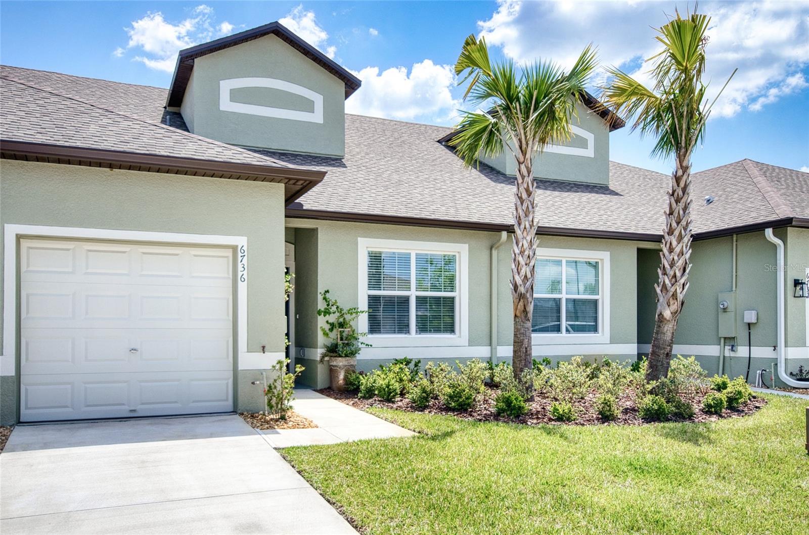 Exterior, 1 Car Garage