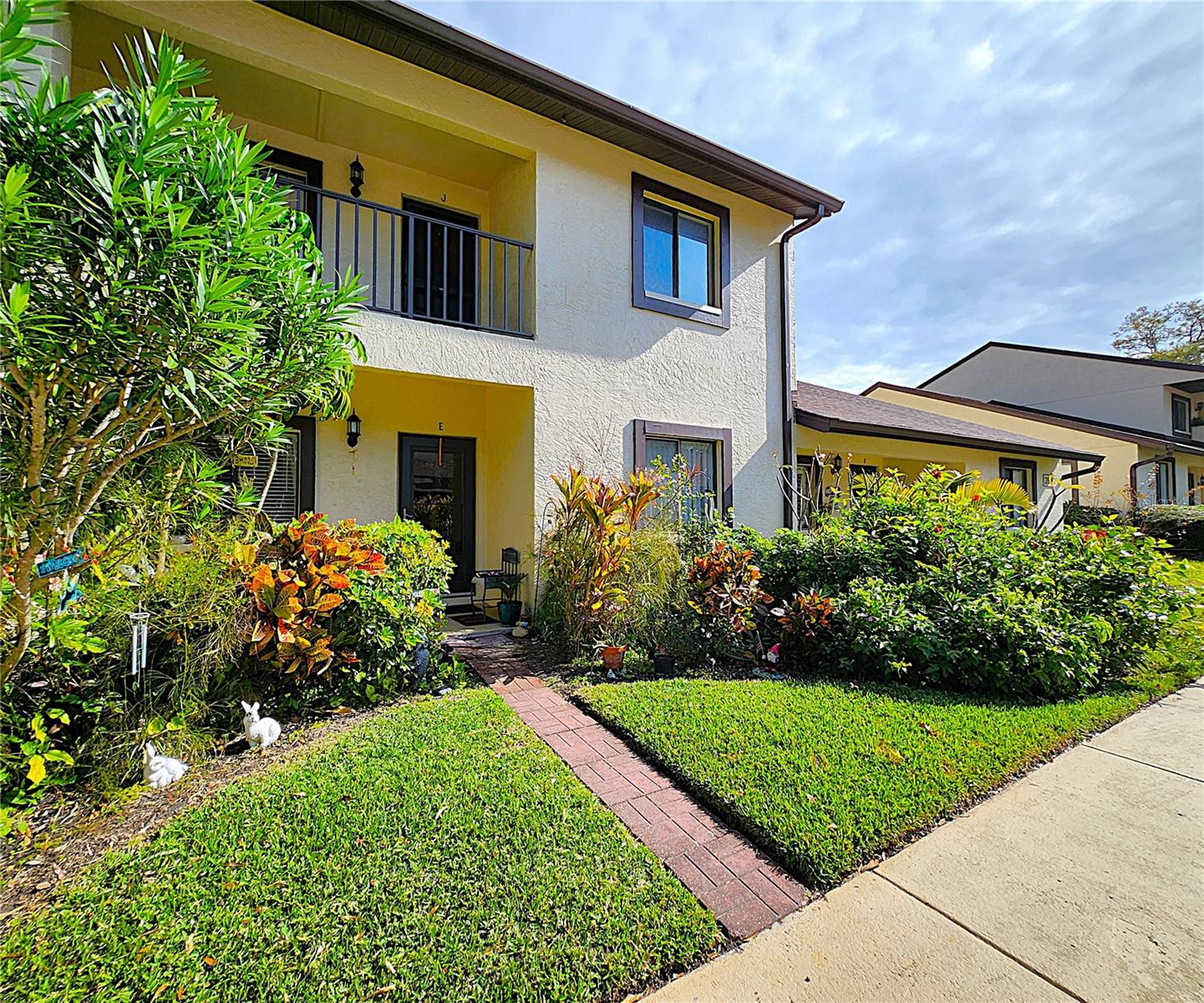 3590 Magnolia Ridge Cir #E, Palm Harbor FL: FULLY RENOVATED 2 bedroom, 2 bathroom, first floor condo