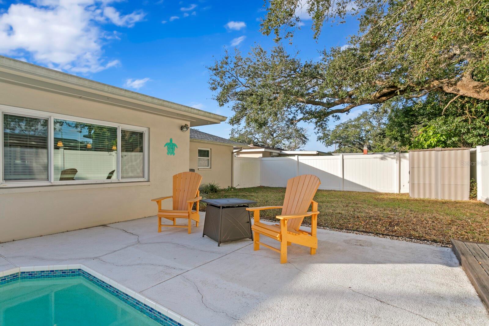 Spacious patio for additional entertaining space