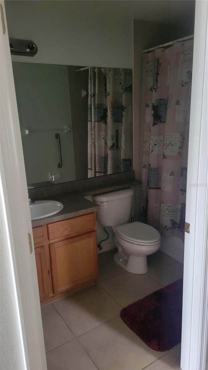 main bathroom with tub