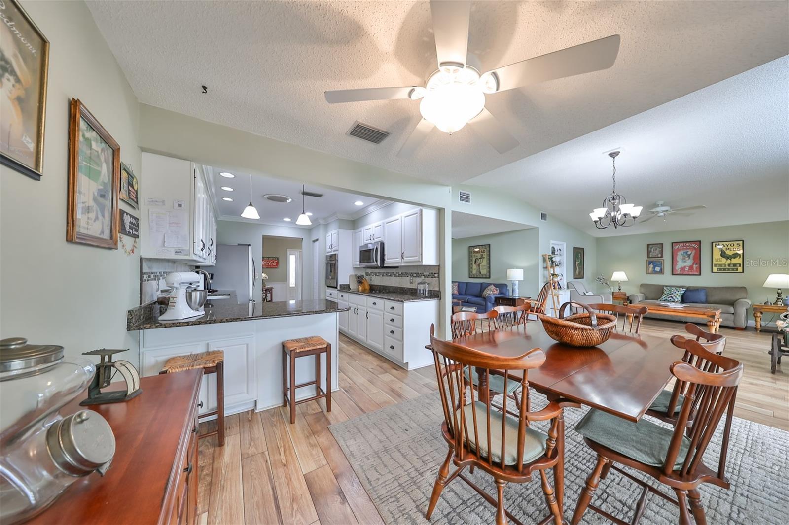 Dining Room Kitchen Breakfast Bar, LVT Flooring