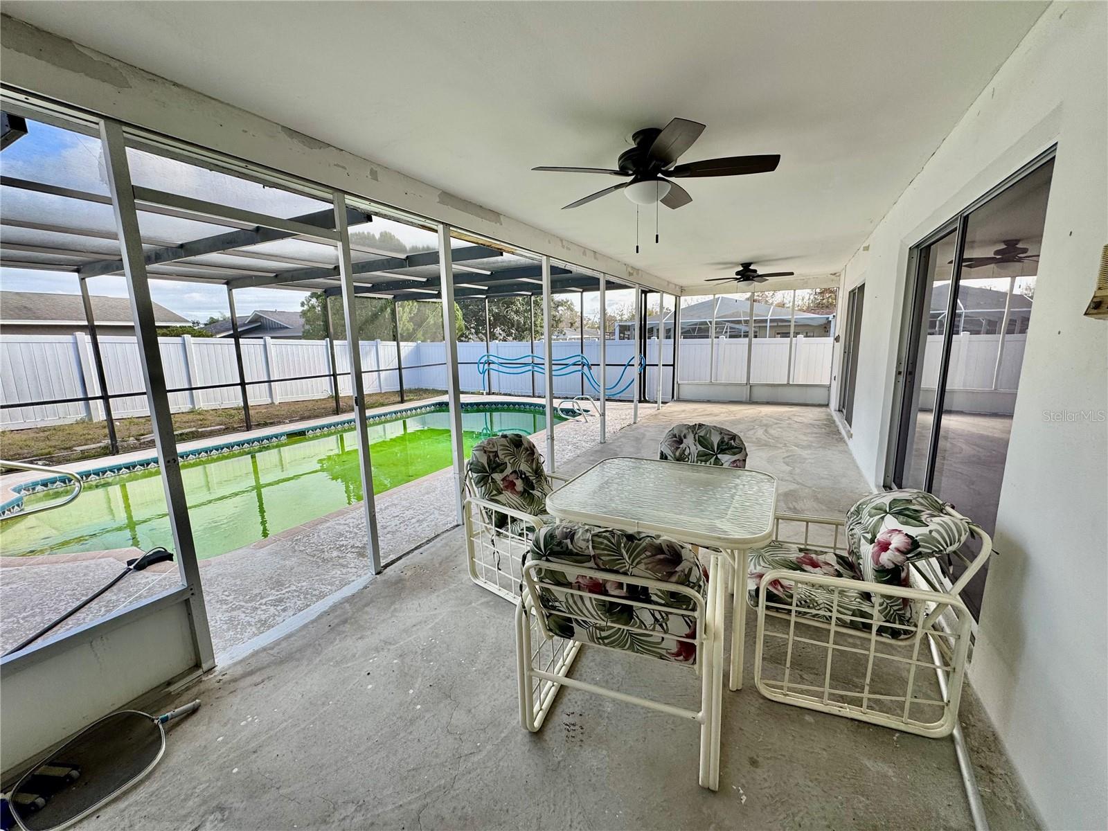 Covered rear Lanai