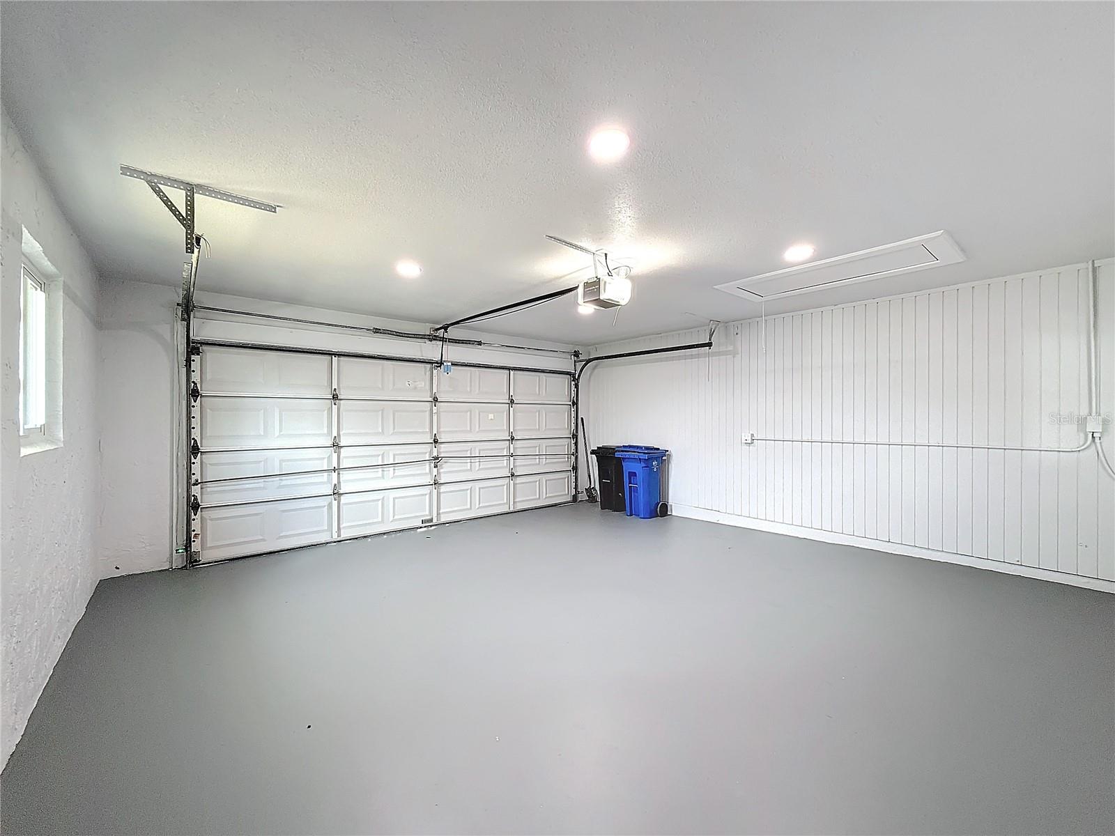 2 CAR GARAGE