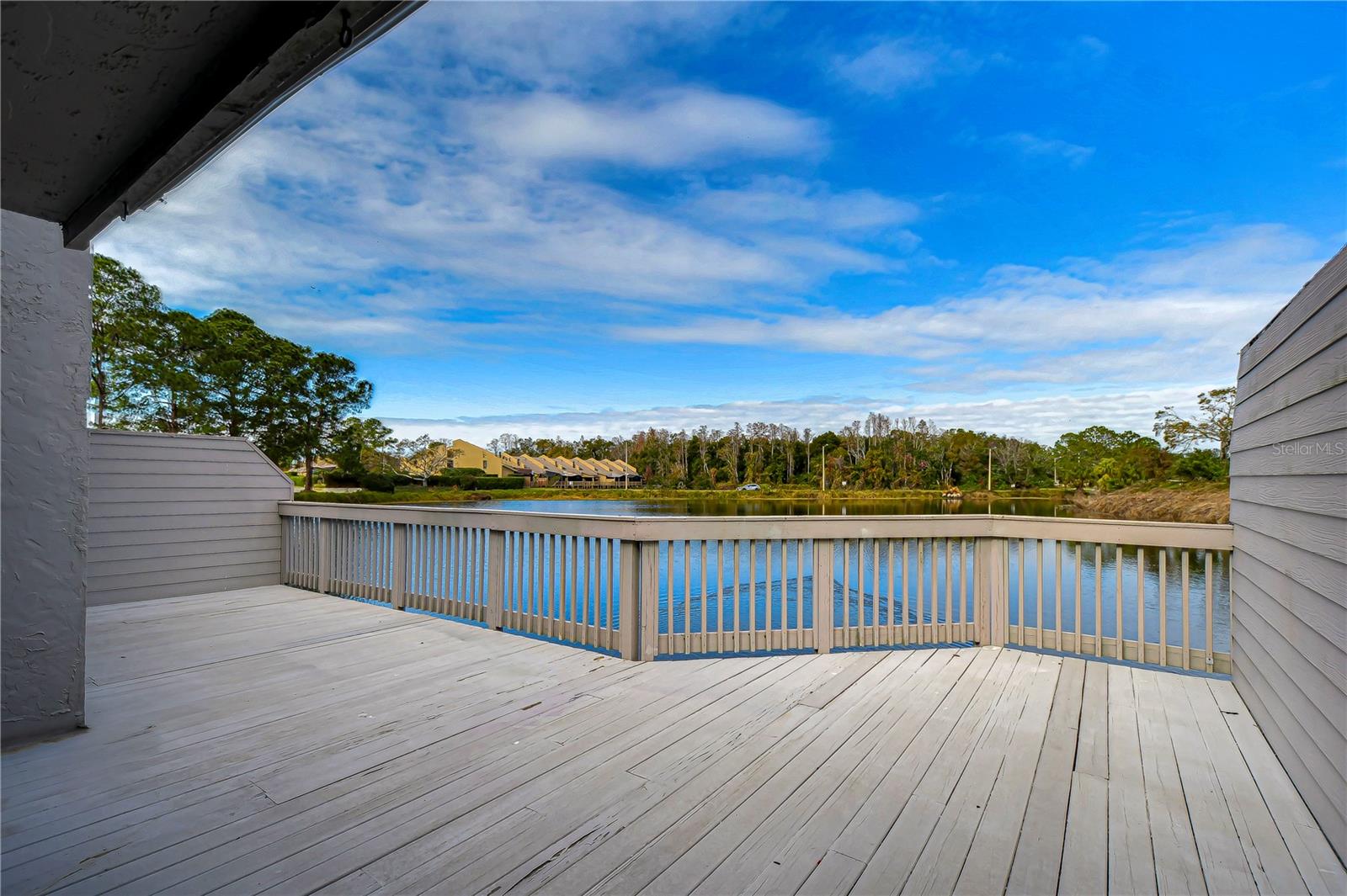 Spectacular water and golf course views