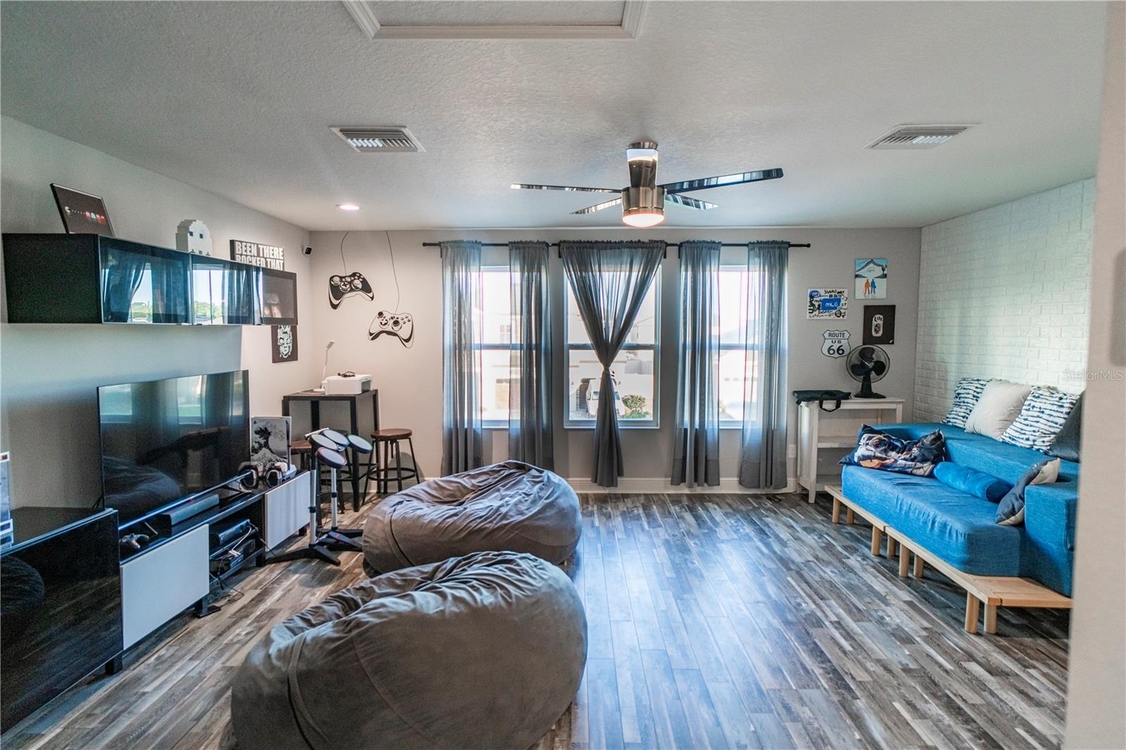 Upstairs Bonus room with closet