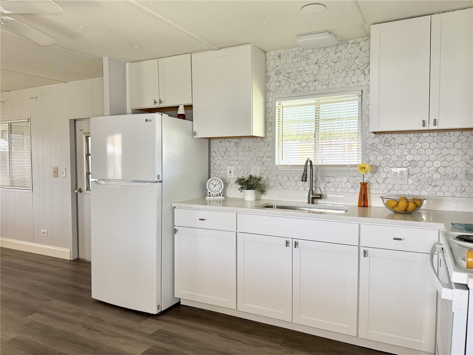 Kitchen -Plenty of Cabinets