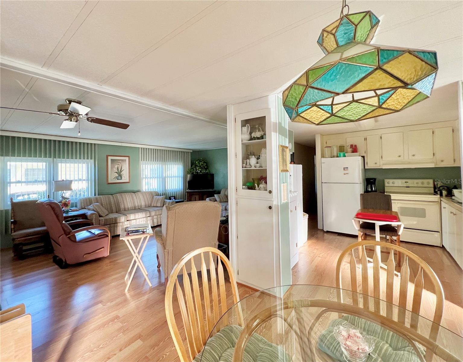 Dining room to living room