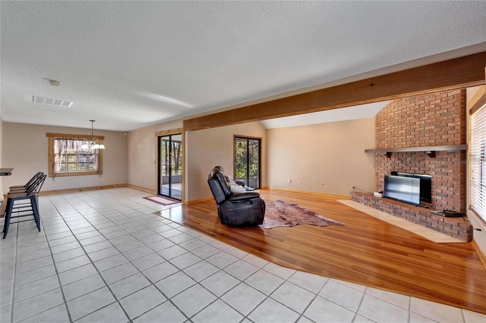 2nd floor living area