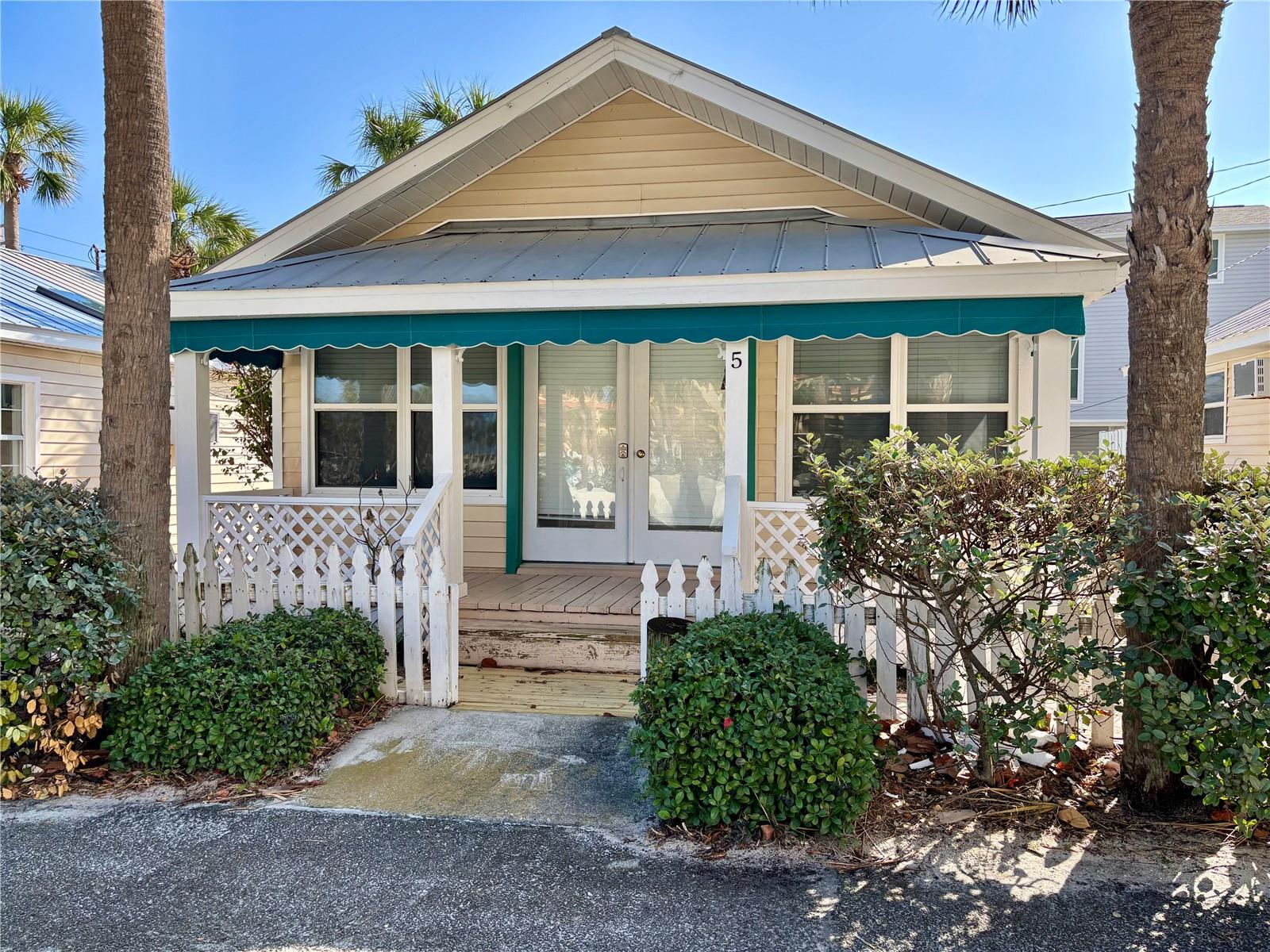 Cottage 5, 822 Gulf Blvd, Indian Rocks Beach FL