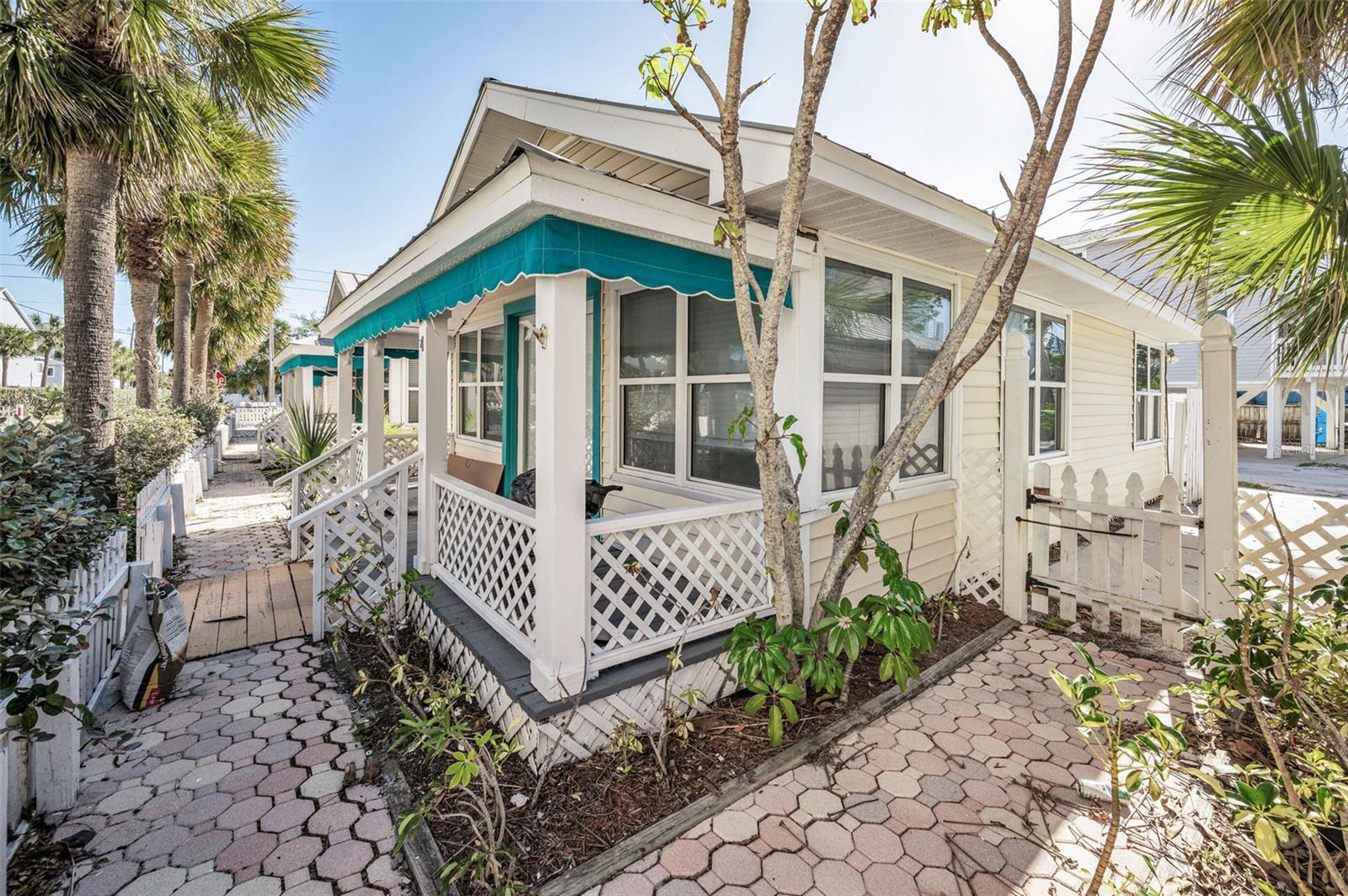 Cottage 6, 822 Gulf Blvd Indian Rocks Beach FL