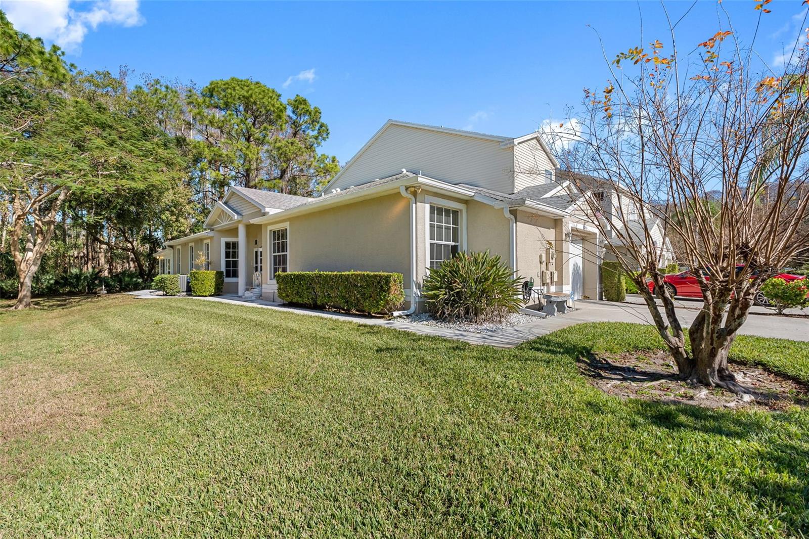Private Corner villa location lots of green space & conservation