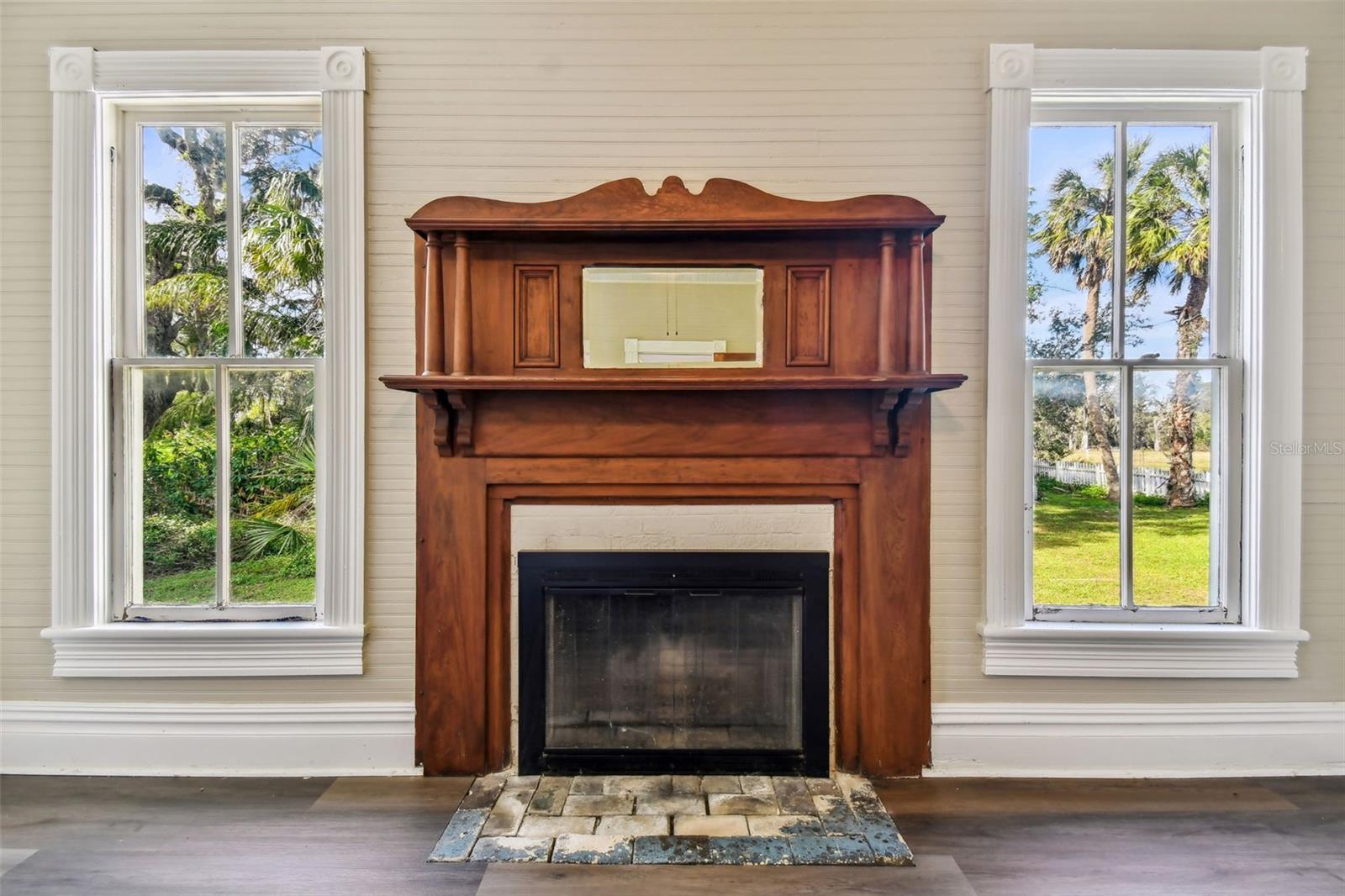 Guest bedroom #1 Fireplace