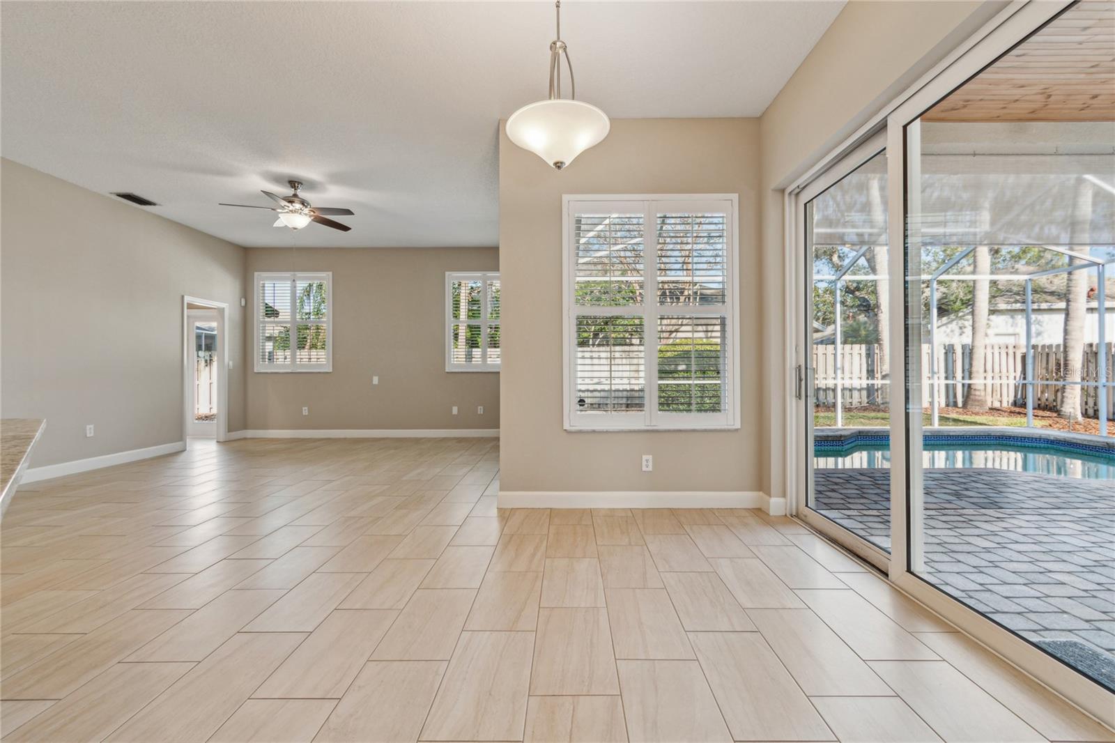 Kitchen Dining Area