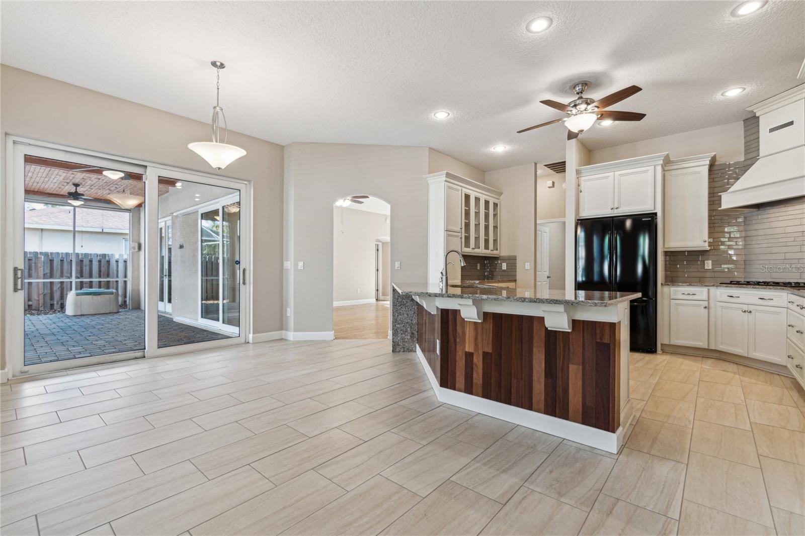 Kitchen Dining Area