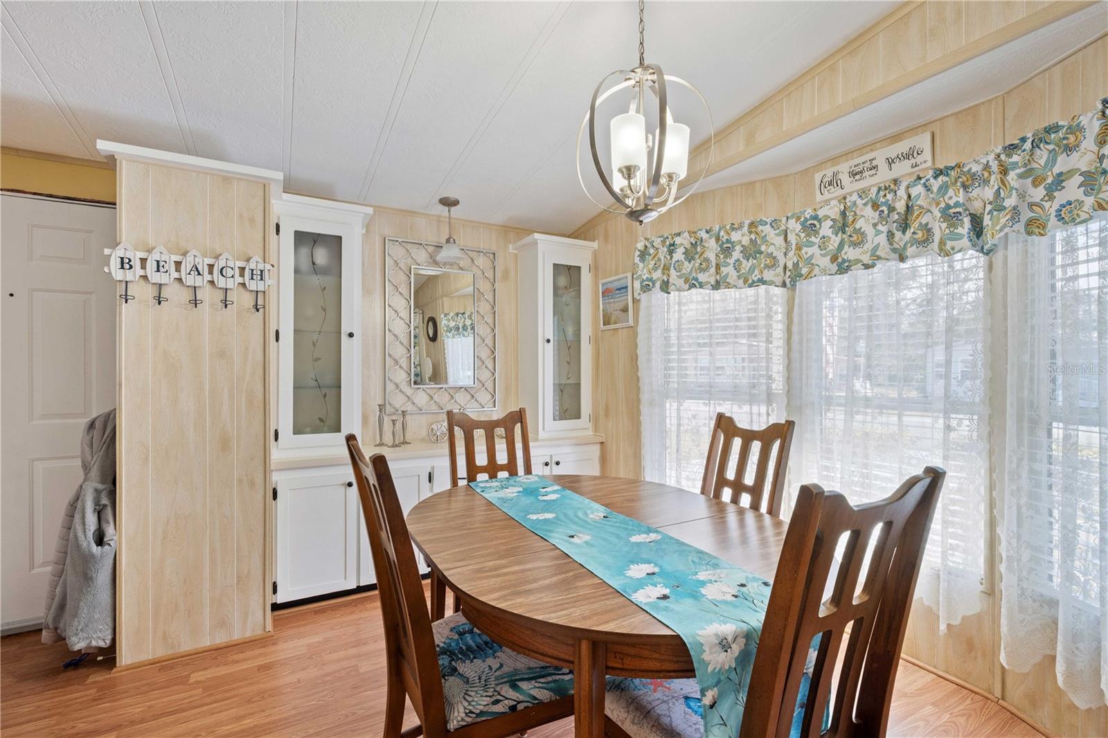 Dining area with built-ins