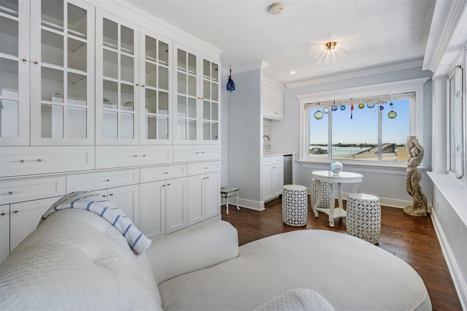 Wet bar in the sitting area, Crown Molding, New Cabinets, Countertop and backsplash.  And a new built-in Crendenza with glass cabinets.  Views of all beaches and the fireworks on New Year's Eve and July 4th!