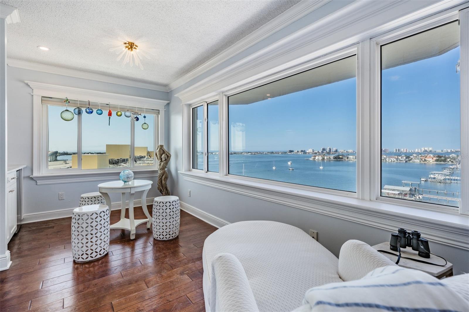 Wet bar in the sitting area, Crown Molding, New Cabinets, Countertop and backsplash.  Views of all beaches and the fireworks on New Year's Eve and July 4th!