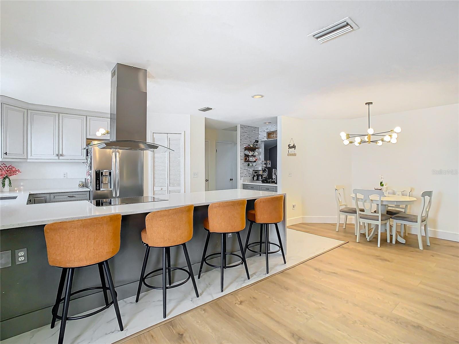 Kitchen & Breakfast Nook