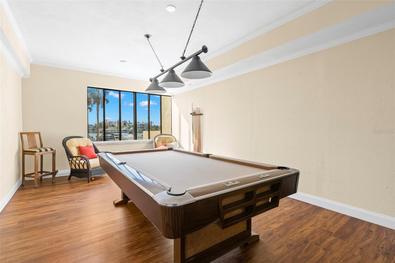 Rec room with pool table