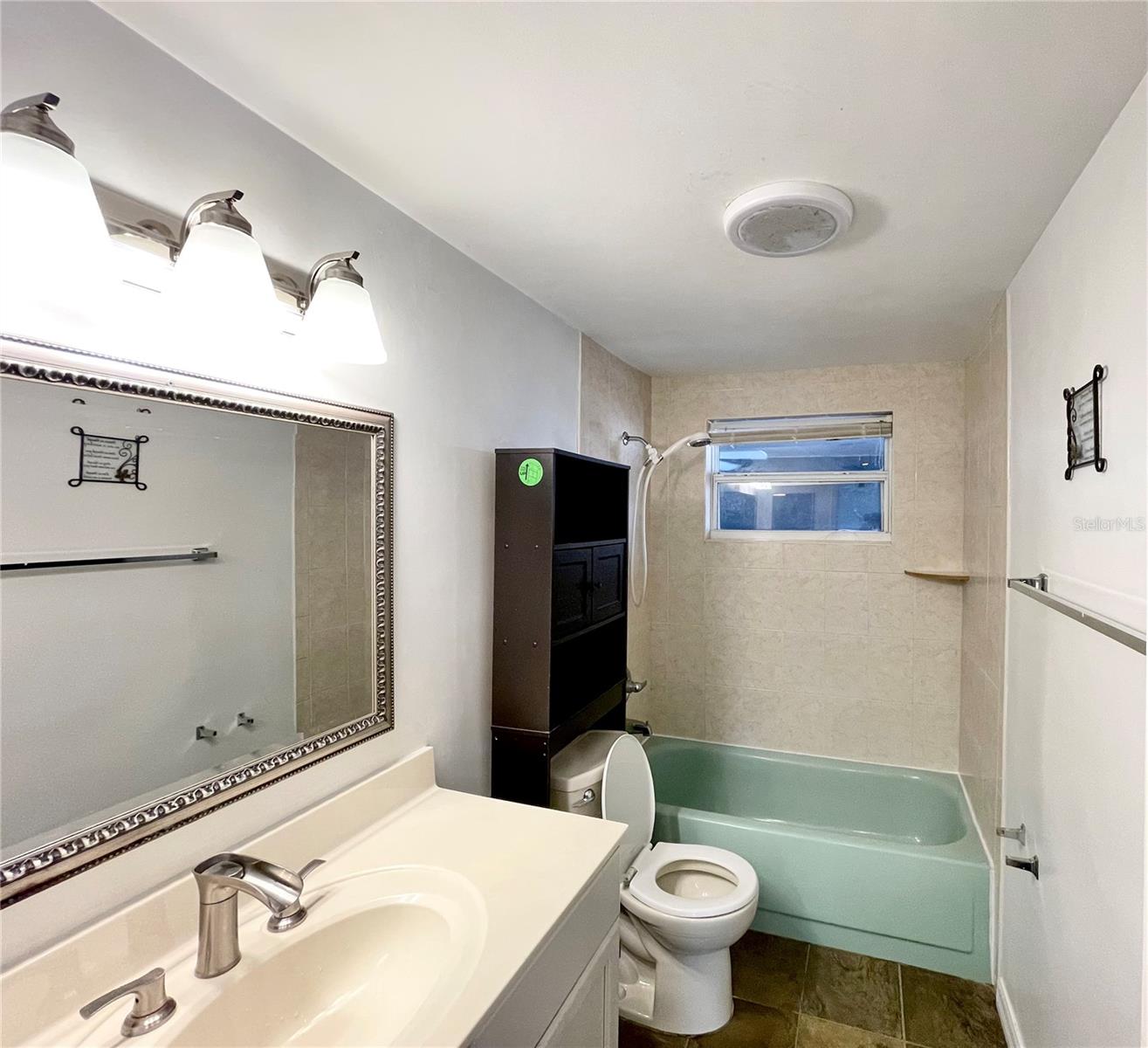 2nd Bathroom