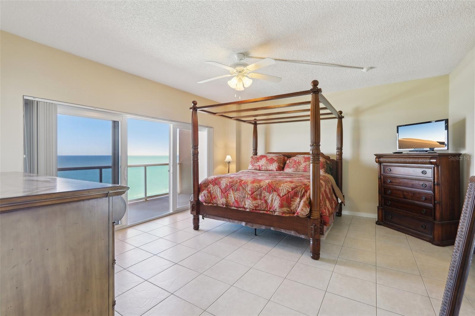 Master Bedroom - LARGE and with view!