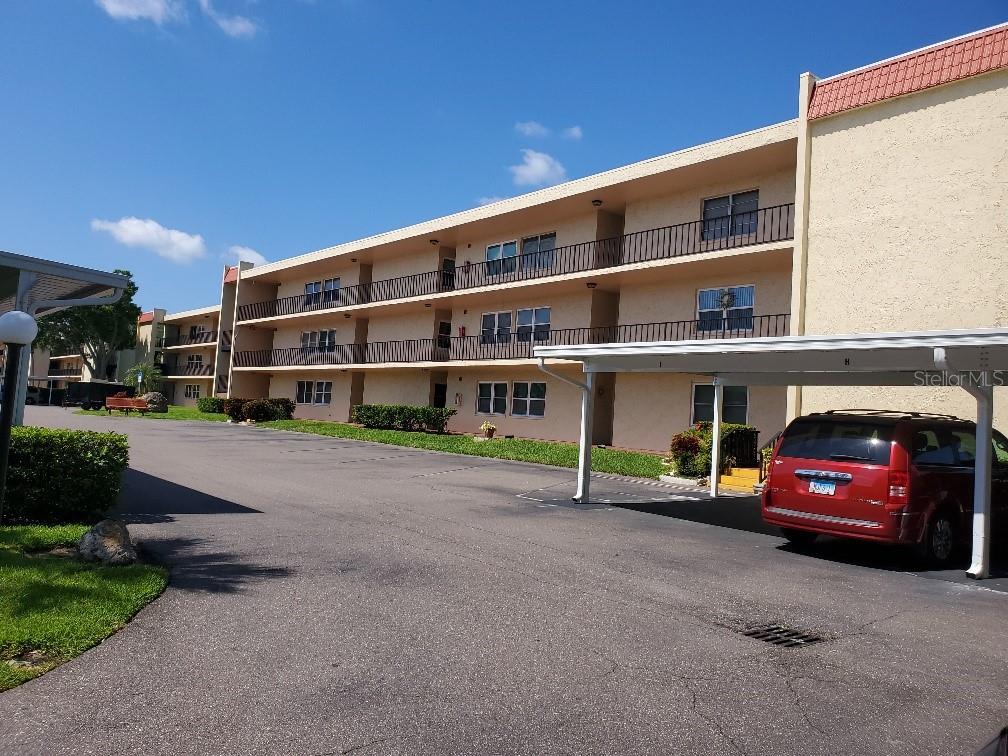 Building 2 overlooks the Executive Largo Golf Course