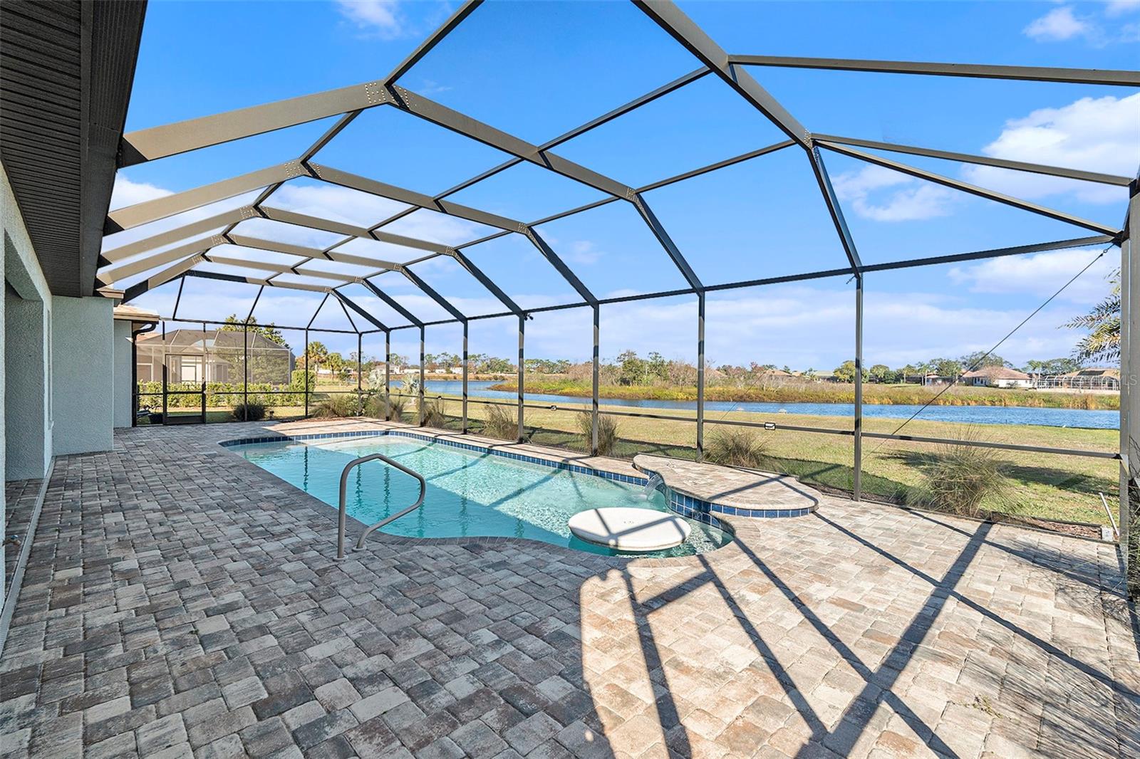 Oversized Caged Pool