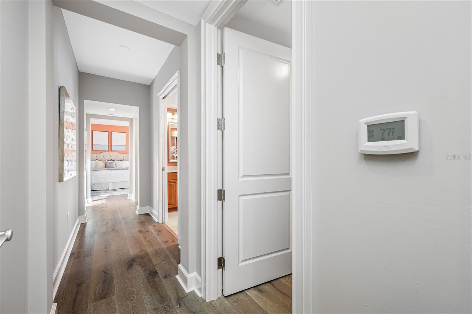 Primary Bedroom with En-Suite Bathroom & two Walk In Closets