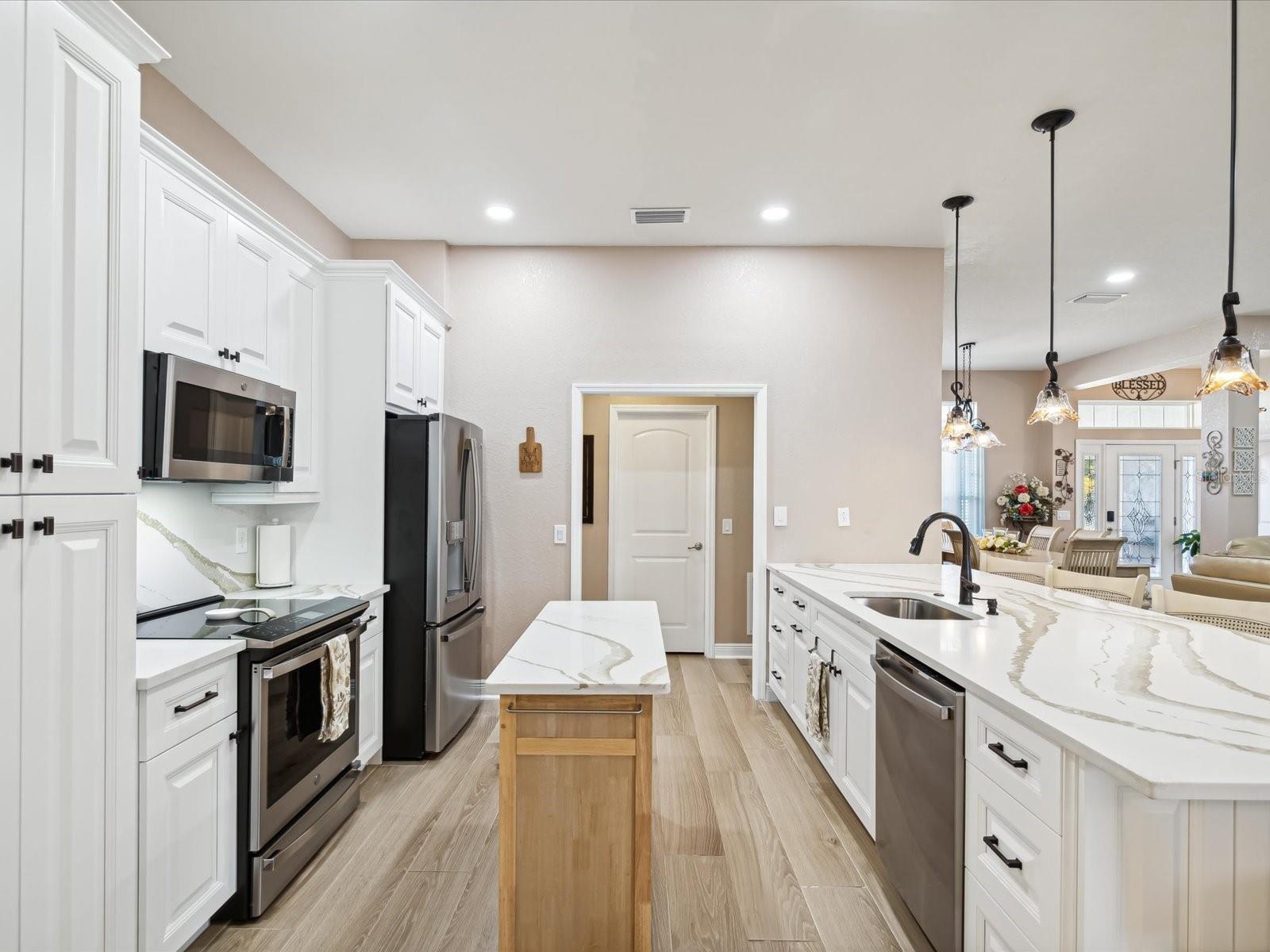 Kitchen - Wood Custom Cabinets