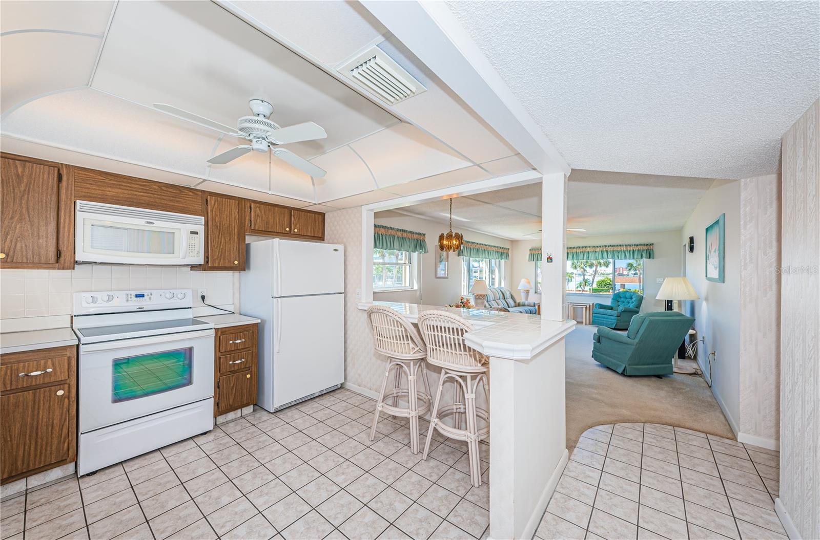 Open kitchen with breakfast bar