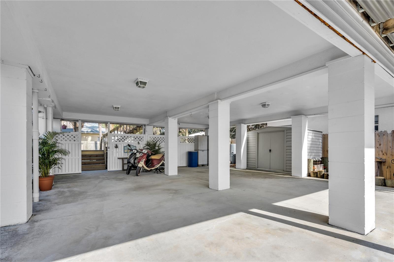 Carport, 1st floor