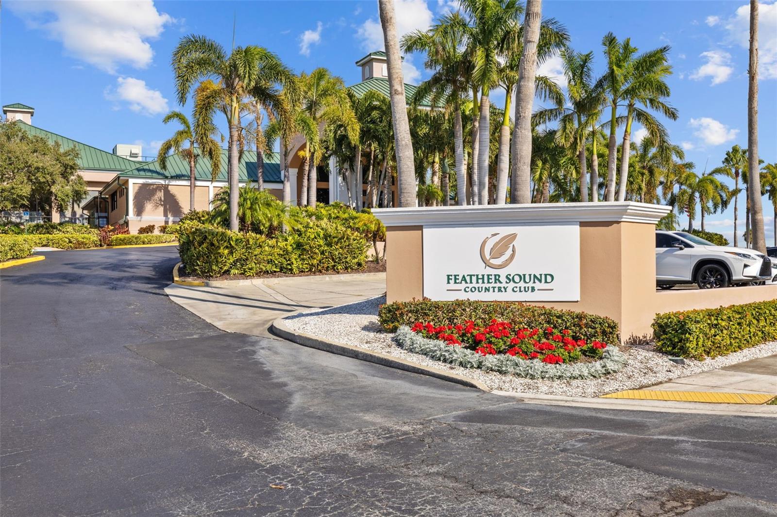 Walking distance to the clubhouse and golf course!