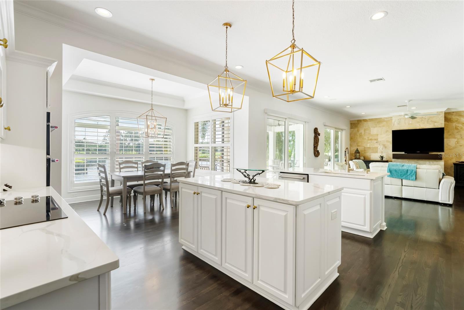 Open floorplans with tons of natural light!