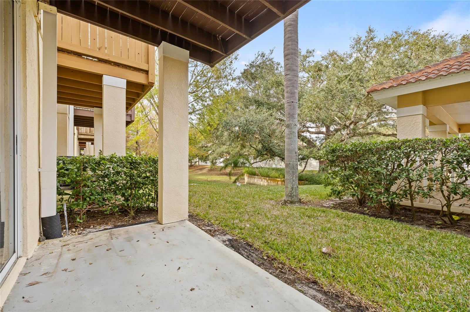 outdoor patio, 1st level