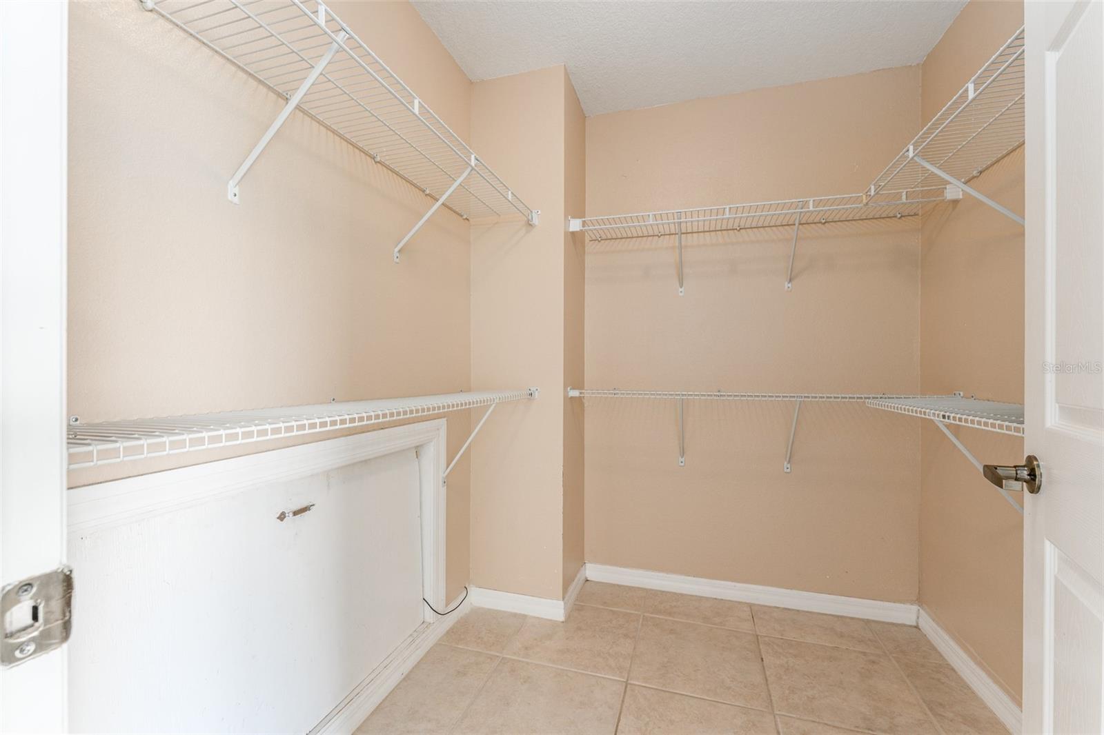 Owner's suite walk in closet