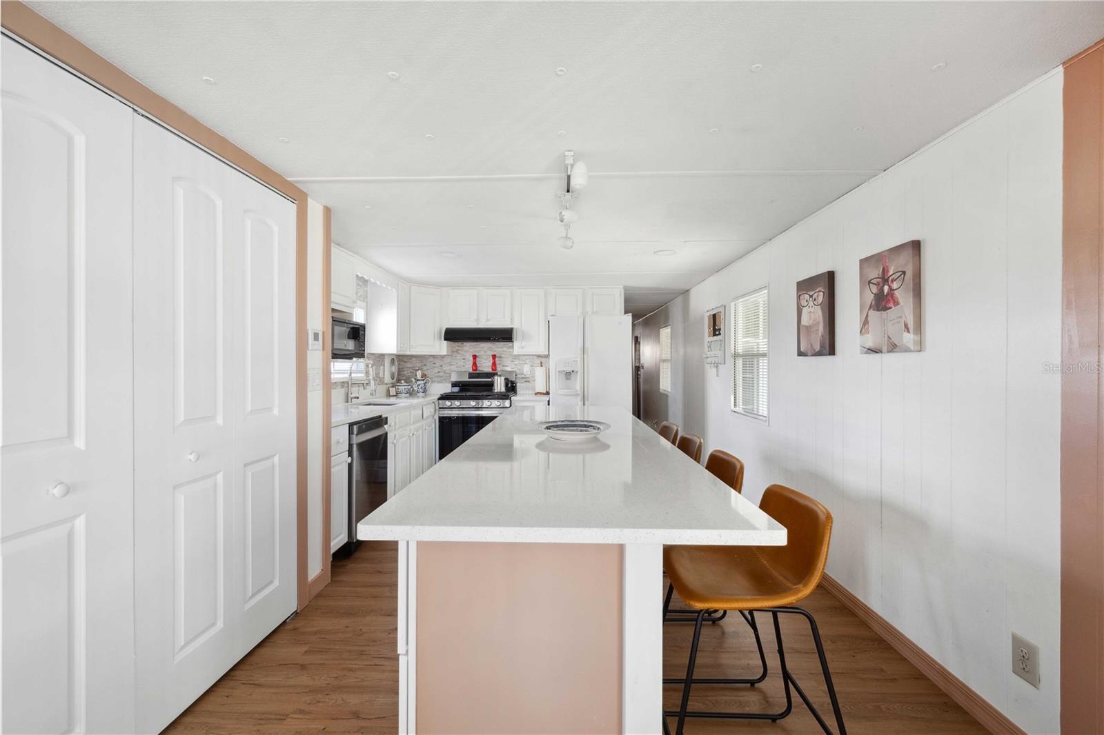 This kitchen is a chef's dream!