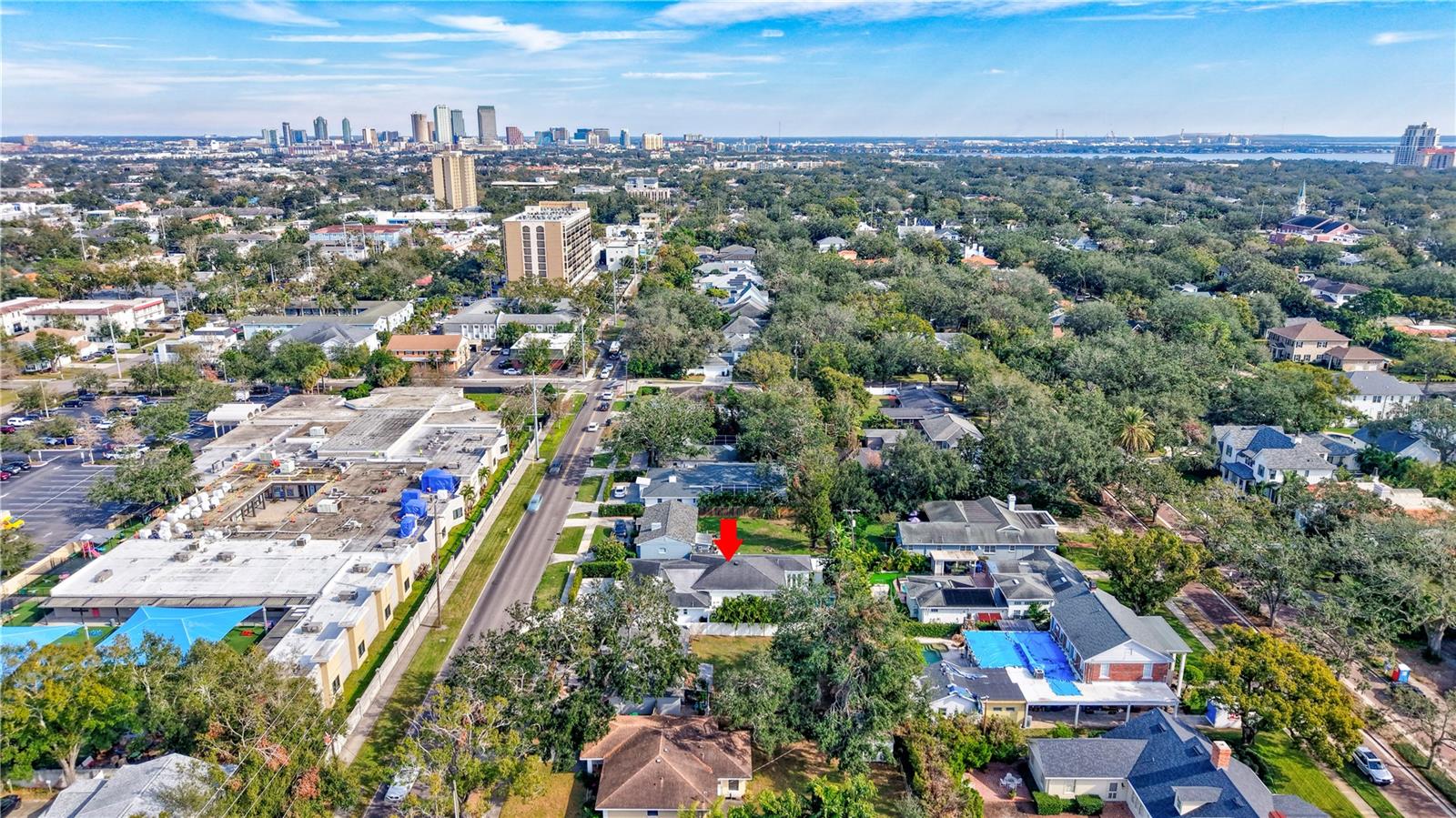 Close to SoHo, Hyde Park, Davis Islands, Downtown Tampa, Channelside and Water Street and Harbour Island