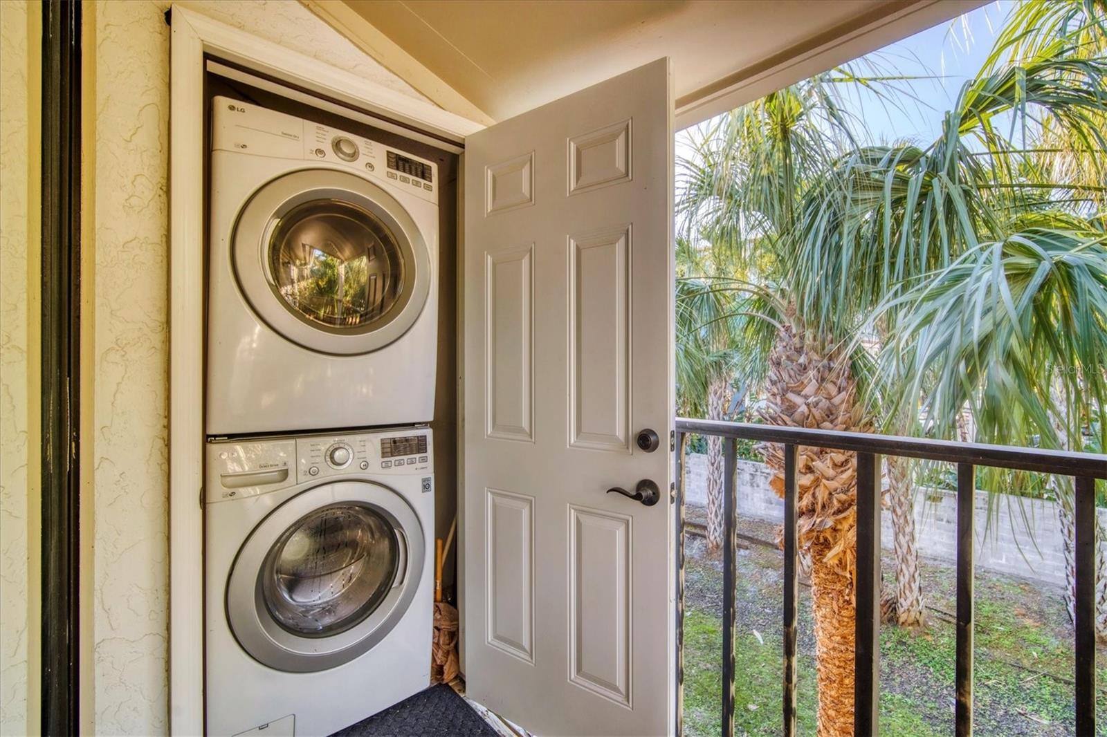 Full size Washer/Dryer