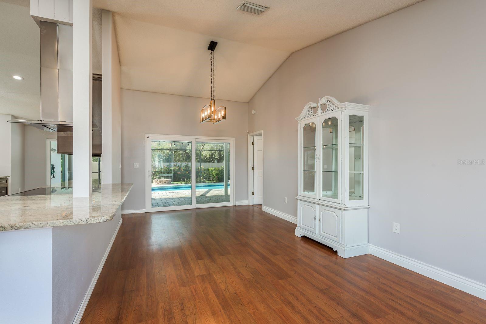 Dining room to Lanai