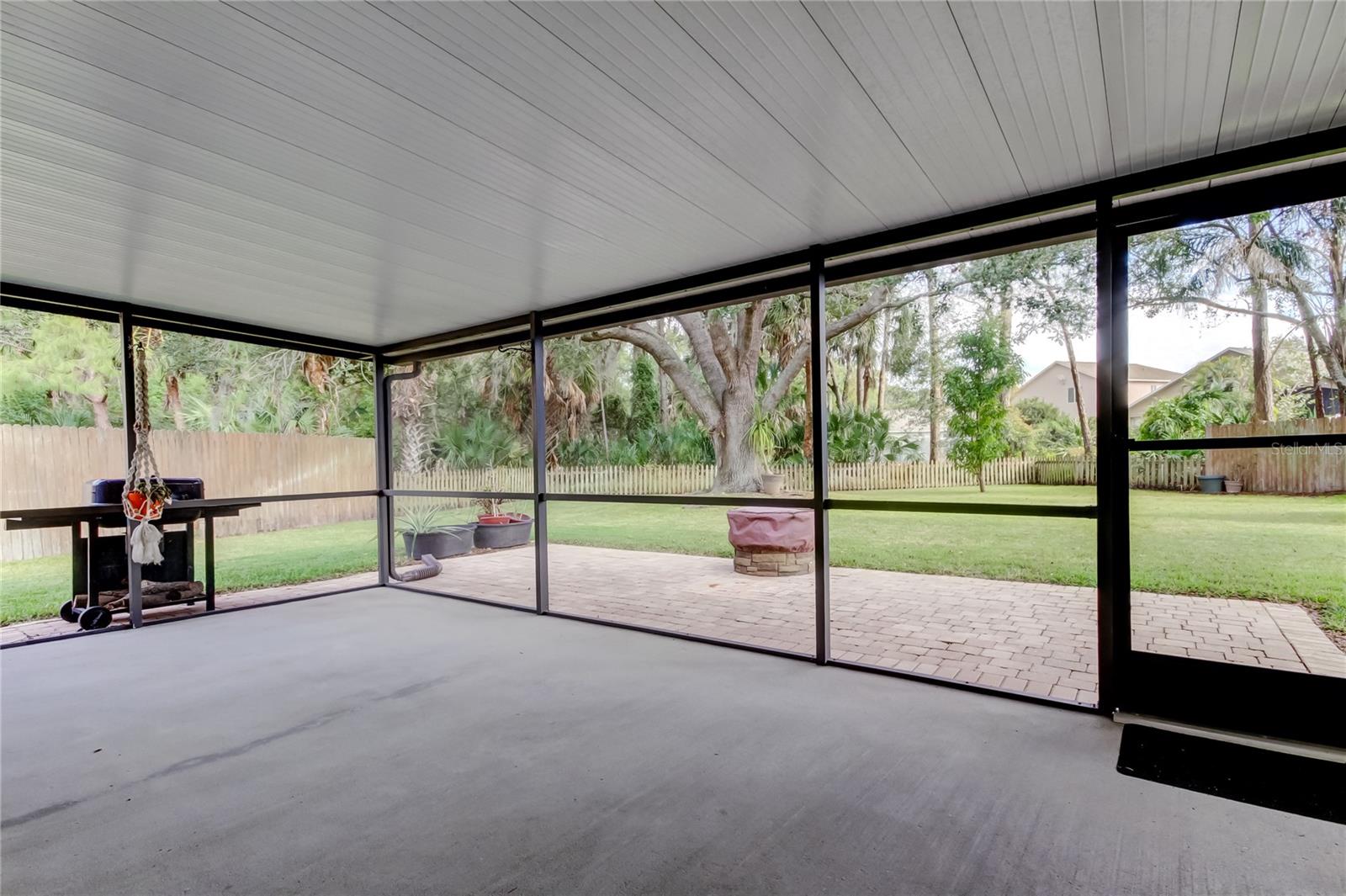 Extremely spacious fenced in lanai