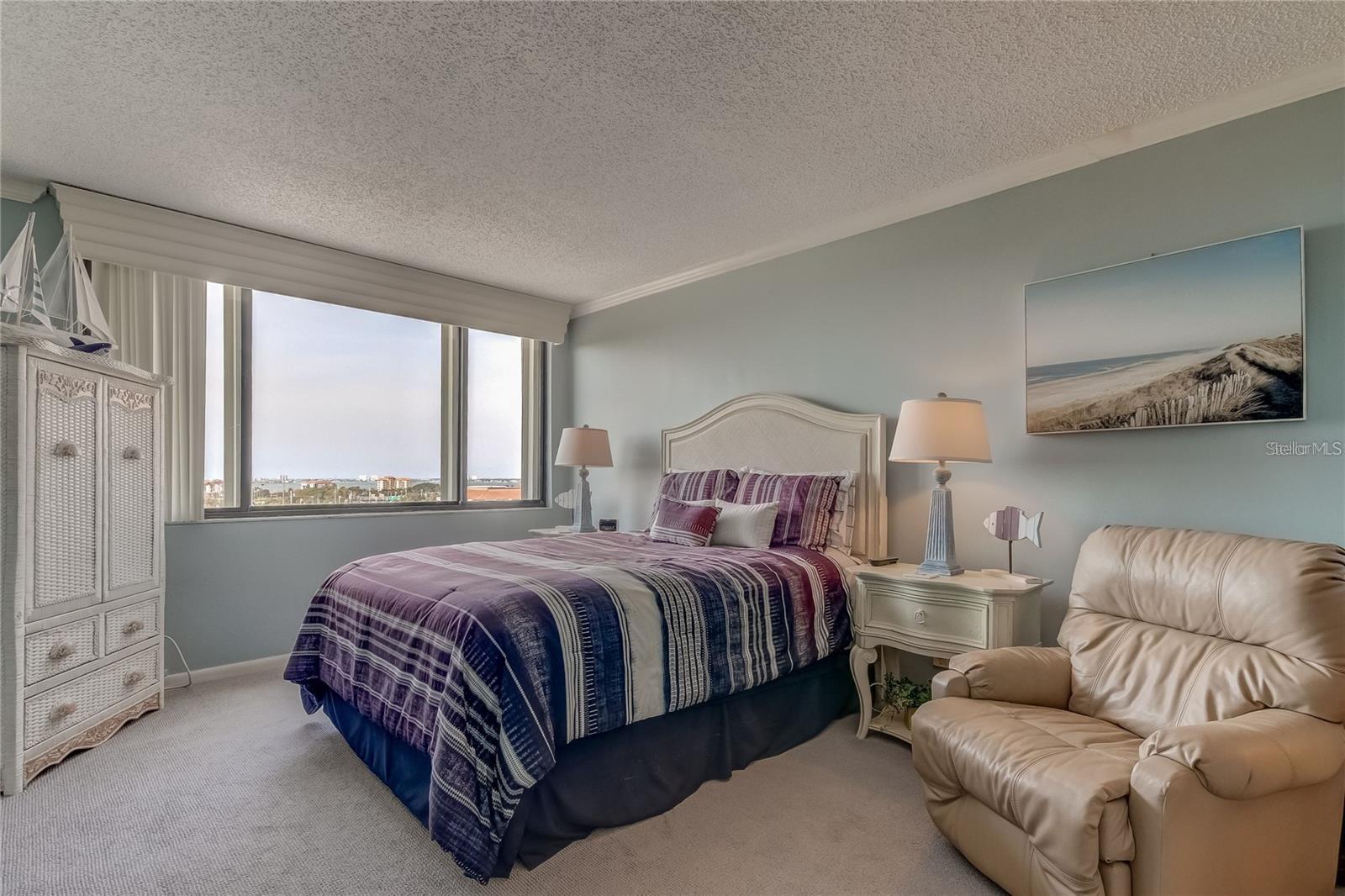 Light & bright Guest Bedroom with walk-in Closet