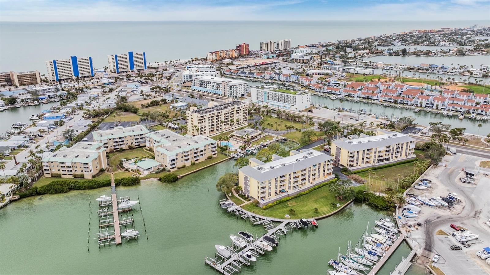 Waterfront w/close proximity to Gulf Beaches