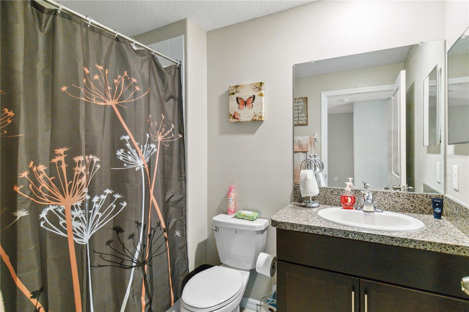 Guest room upstairs bath