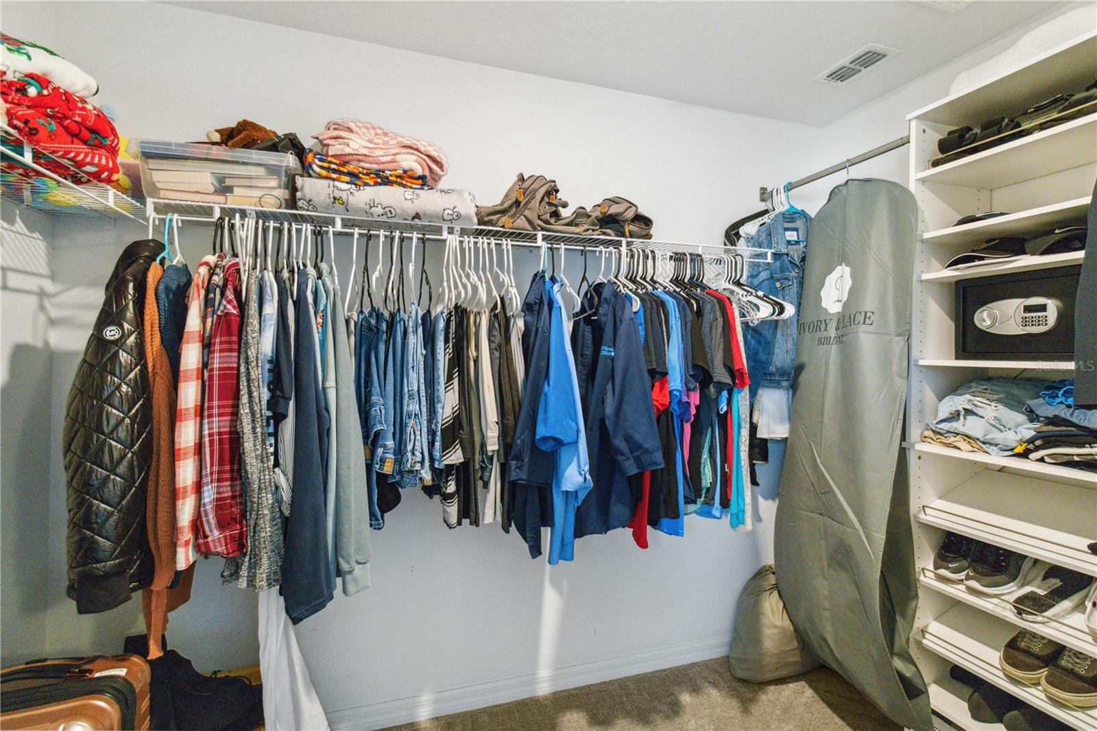 Main bedroom walk-in closet